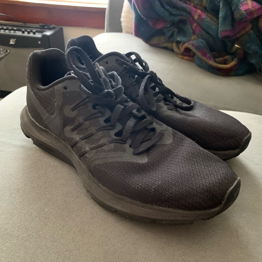 Black Nike Sneakers